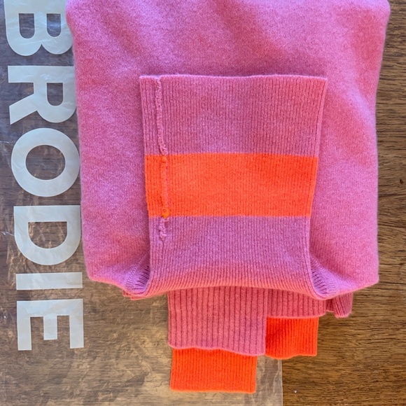 NWT Brodie cashmere turtleneck sweater - Picture 2 of 2